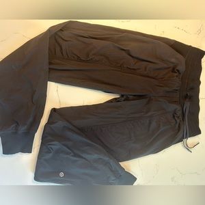 Lululemon dance studio joggers size 6